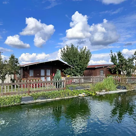 1 Apartament *