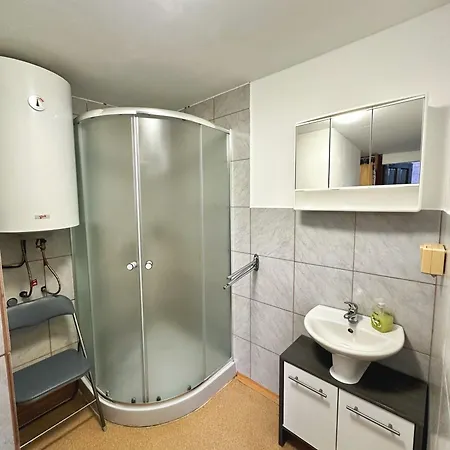 1 Apartment